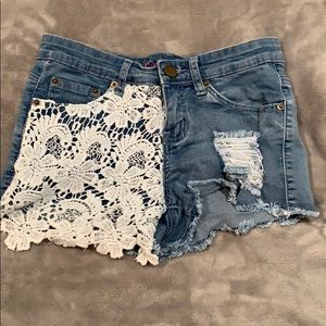 Jean shorts with lace